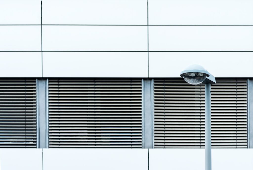 Façade maison avec volets roulants électriques motorisés